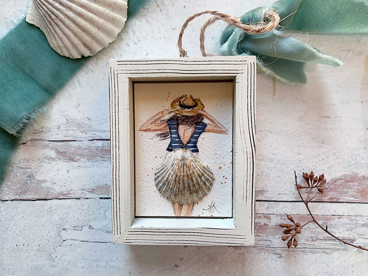 Shell lady ornament 3